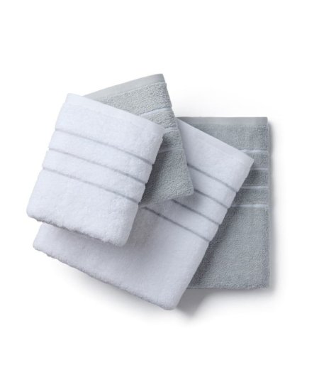 לבן ואפור בהיר