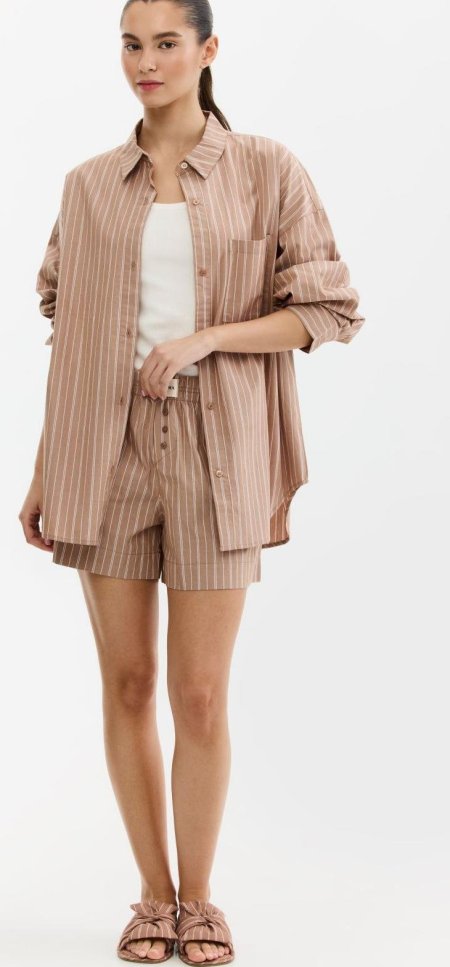 חולצת פסים מכופתרת