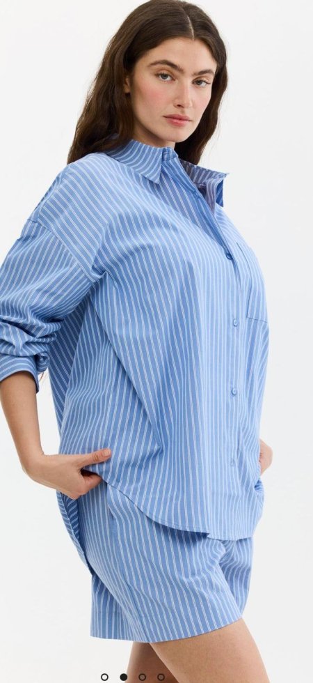 חולצת פסים מכופתרת