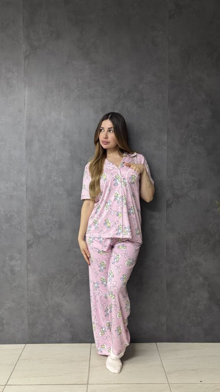 סט פיג׳מה מכופתרת עם דפוס